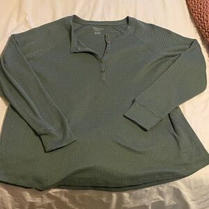 American Eagle Outfitters Olive Long Sleeve Henley